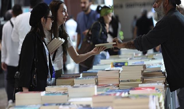 Kitap Fuarı Kapılarını Kocaeli Marşıyla Açtı