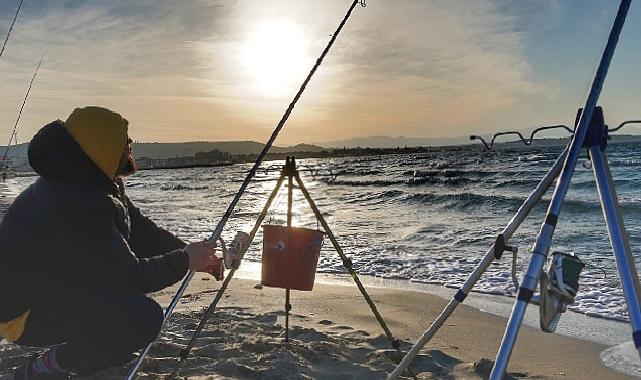 Çeşme'de 4. Surfcasting Balık Turnuvası Başlıyor