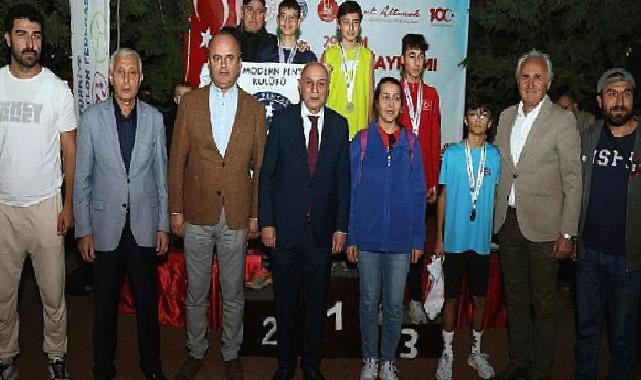 Cumhuriyetin 100. Yılına Özel Laser Run Yarışları Atatürk Botanik Bahçesi'nde düzenlendi