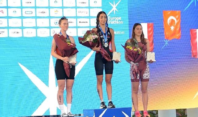 Yenişehir Avrupa Triatlon Kupası'nda milli triatlet Selinay Tuğçe Kır altın madalya kazandı