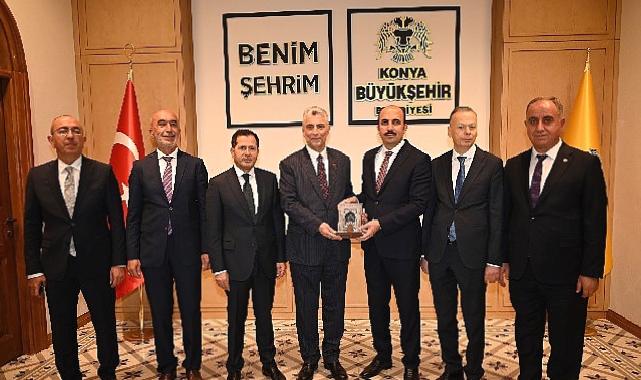 Ticaret Bakanı Ömer Bolat, Konya Büyükşehir Belediye Başkanı Uğur İbrahim Altay'ı ziyaret etti.