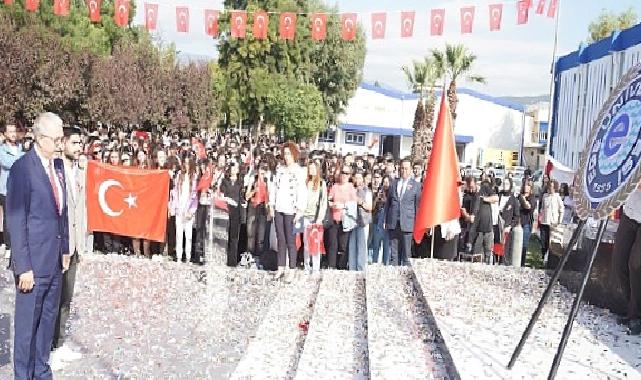 Ege Üniversitesinde "Cumhuriyetin 100 Yılı Anıtı" törenle açıldı