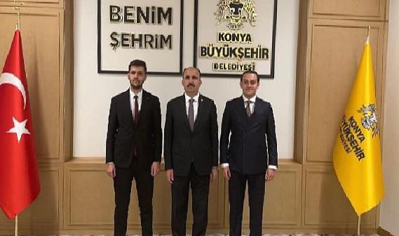 Konya Büyükşehir Belediyesi Gençlik Meclisi Başkanlığı'nı Devralan Kilci ve Önceki Başkan Tekin Başkan Altay'ı Ziyaret Etti