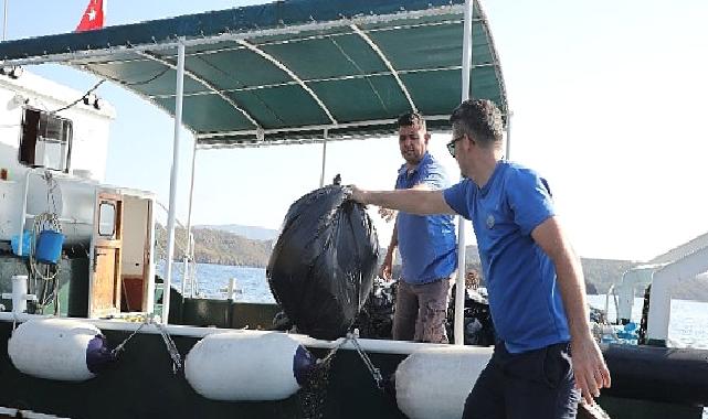 Büyükşehir Gökova Körfezi'nden Günlük 3 Bin 420 Kg. Çöp Topladı