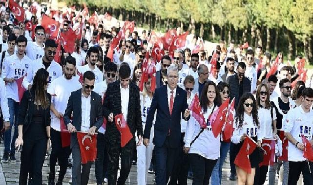 Ege Üniversitesi Heyeti, Cumhuriyetin 100 Yılında Atatürk'ün huzurunda