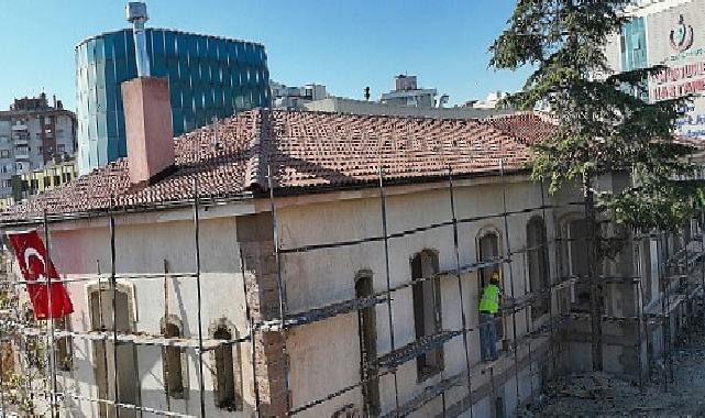 Tarihi hemşirelik binası restorasyonu devam ediyor