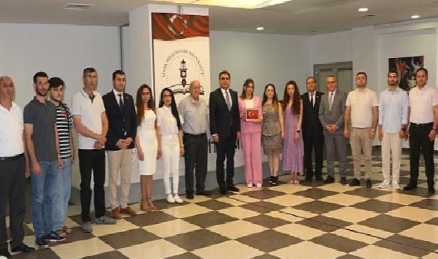 Azerbaycanlı Öğretmen ve Eğitim Yöneticileri İzmir İl Milli Eğitim Müdürü Dr. Murat Mücahit Yentür'ü Makamında Ziyaret Etti