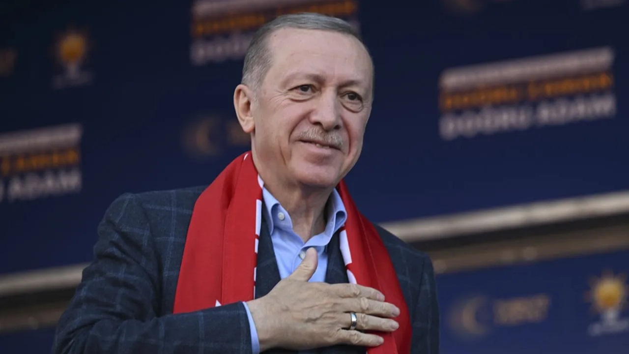 En düşük emekli maaşı 15 bin TL olacak dedi... Erdoğan'dan son dakika açıklaması geldi