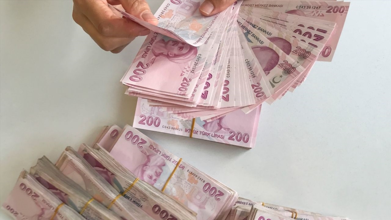 7.000 TL Ek Ödeme Onaylandı! SSK, Bağkur ve Emekli Sandığı Emeklilerinin hesabına P.tesi-Salı Kaç TL Yatacak?