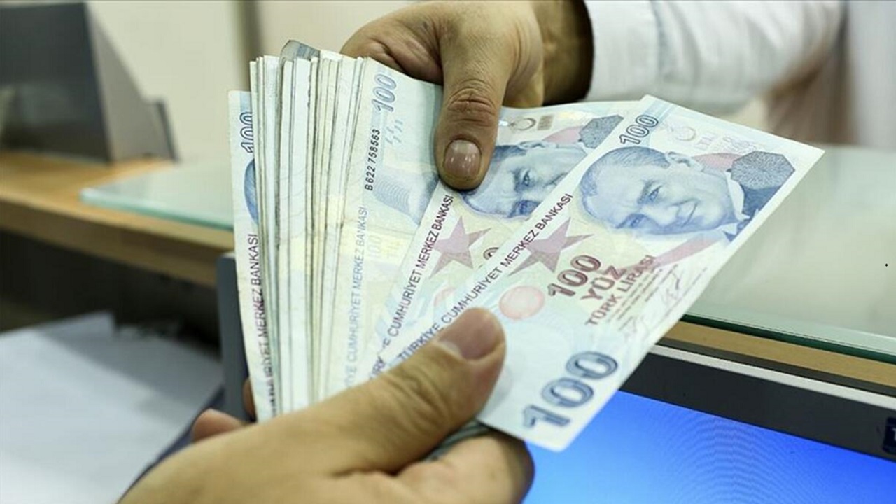 SSK, Bağ-Kurlu emekliye 9 bin 200 lira bayram öncesi destek ödemesi yatacak! İşte Detaylar...