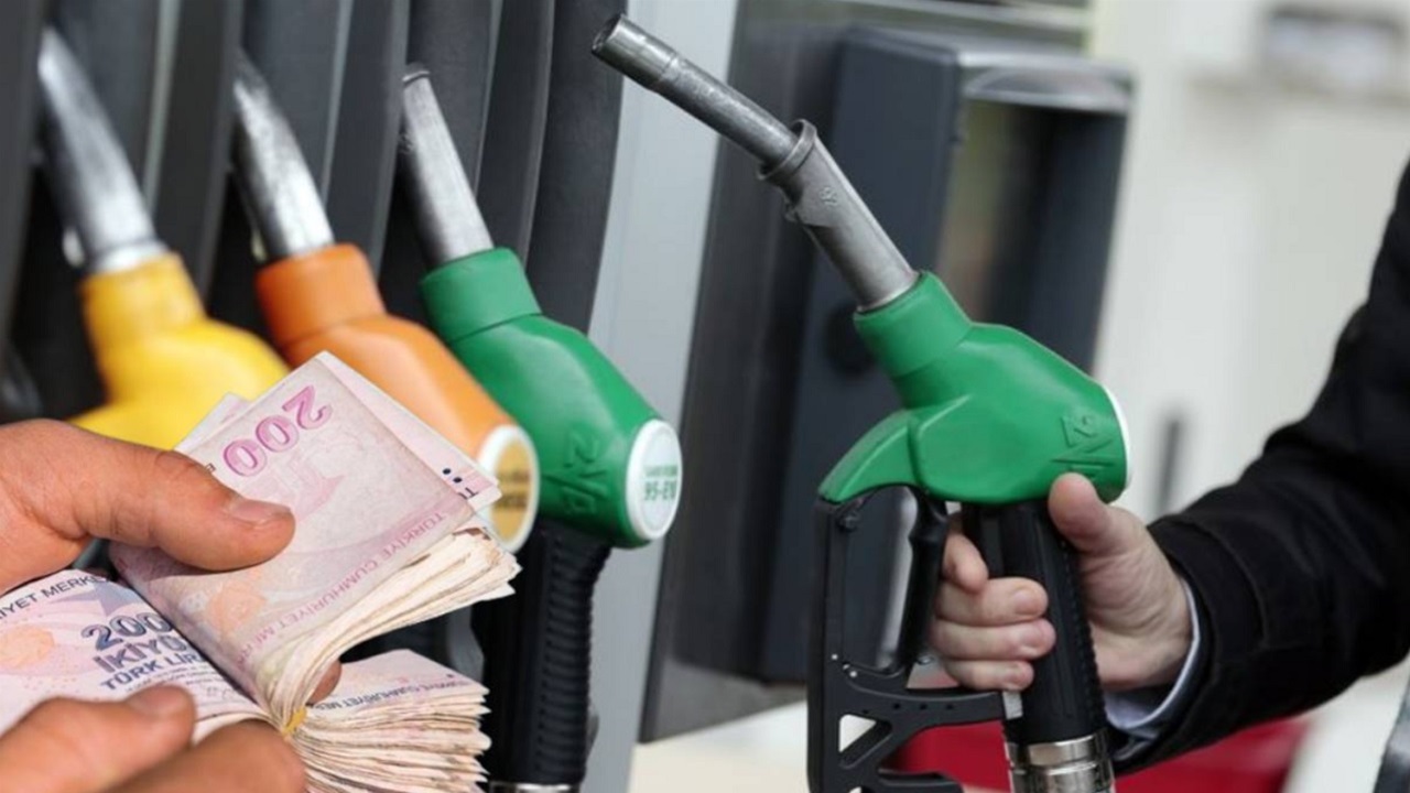 SON DAKİKA: Bugün Benzin litre fiyatı ve motorin litre fiyatı kaç para, dizel yakıt ne kadar oldu?