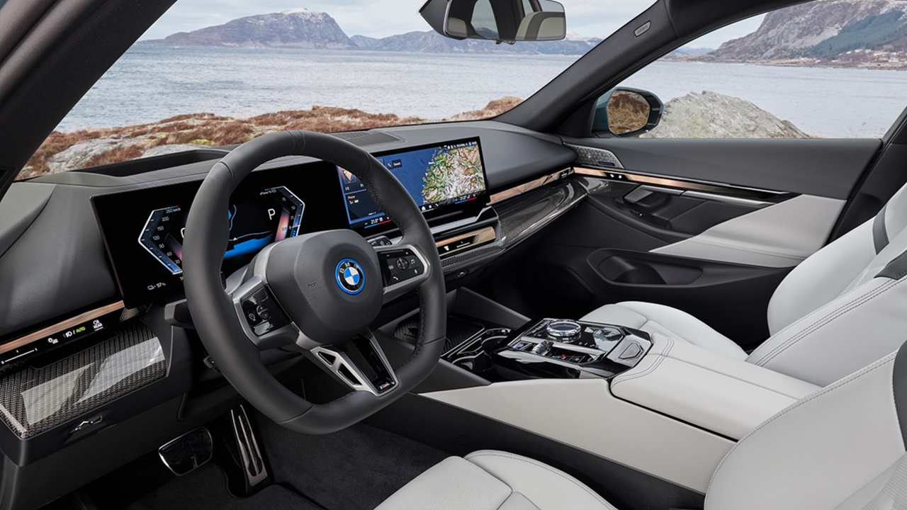 BMW i5 M60 Touring artık Türkiye'de! İşte satış fiyatı...