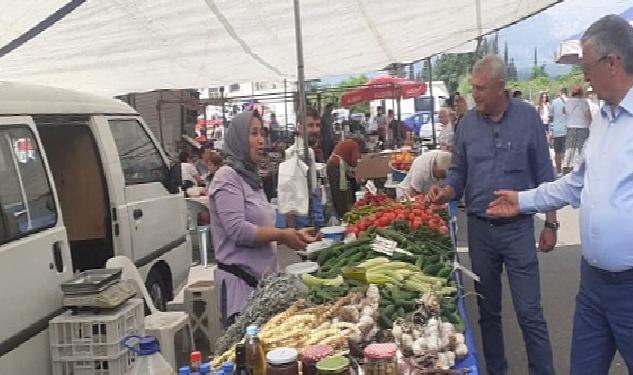 Başkan Topaloğlu pazar esnafını ziyaret etti