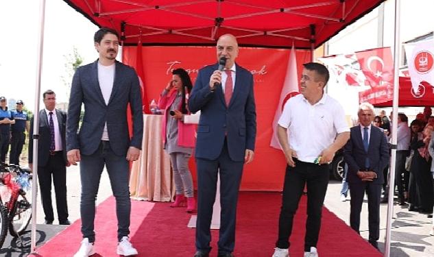 Naim Süleymanoğlu Kapalı Spor Salonu Hizmete Açıldı