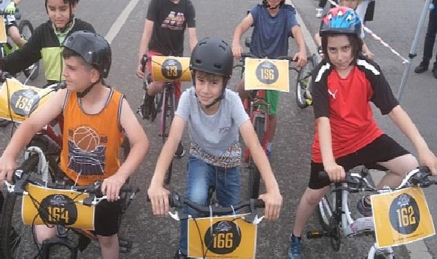 Minik ve genç pedallar Sekapark'ta çevrildi