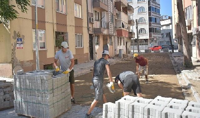 Edremit'te sokaklar parke taşlar ile örülüyor