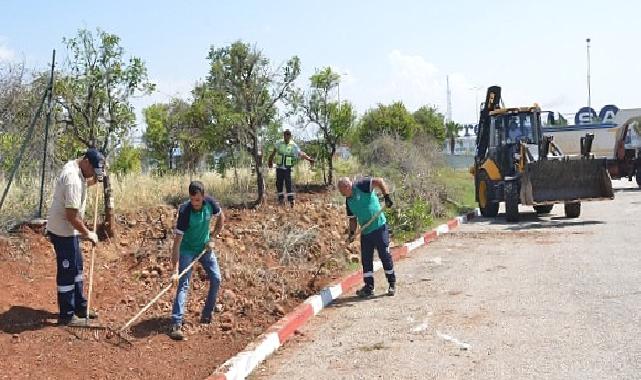 Mersin Yenişehir Belediyesi park ve yeşil alanlarda çalışmalarını sürdürüyor