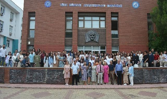 Ege Üniversitesi TÖBİR'de mezuniyet heyecanı