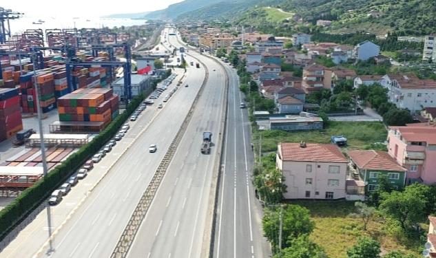 Körfez'de asfaltlanan caddelerin yol çizgileri çekildi