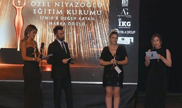 Niyazoğlu Özel Eğitim'e İzmir'e Değer Katan Marka Ödülü