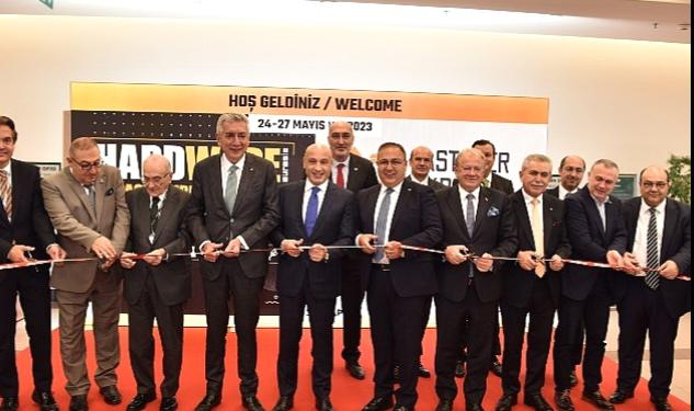 Boru, tel ve çelik, hırdavat ve bağlantı elemanları endüstrilerinin önemli 4 fuarı, eş zamanlı olarak 24 Mayıs tarihinde kapılarını ziyaretçilerine açtı