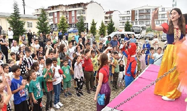 Kartepeli cocuklar gönlüllerince eğlendiler 