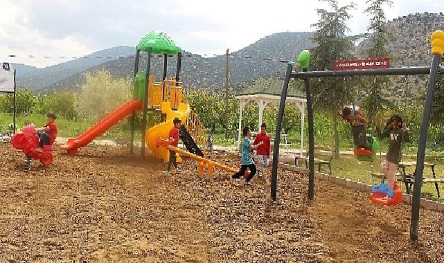 Antalya Büyükşehir ilçelerde çocuklar için oyun parkı yaptı