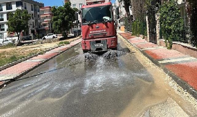 Yenişehir Belediyesi kent genelinde temizlik çalışmalarını sürdürüyor