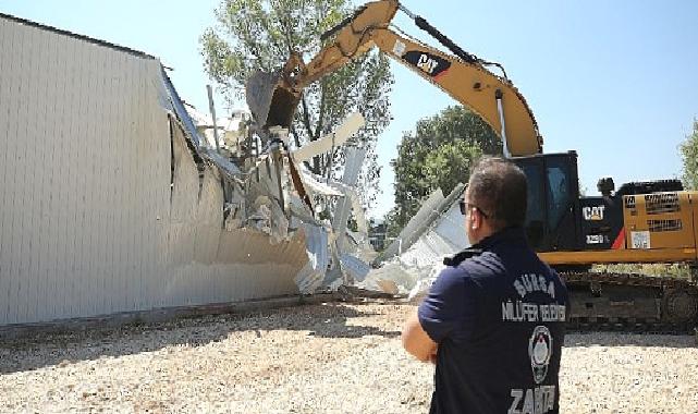 Nilüfer'de iki kaçak yapı daha yıkıldı