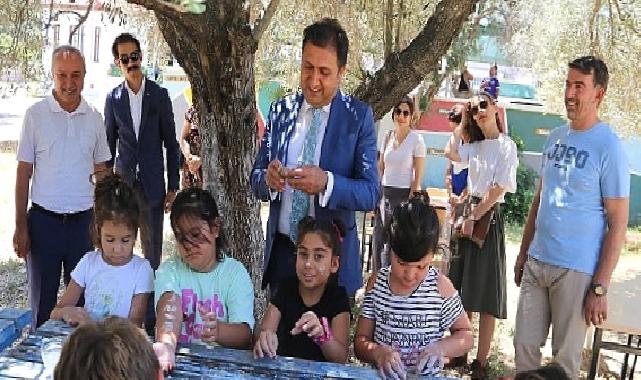 İzmir İl Milli Eğitim Müdürü Doç. Dr. Murat Mücahit Yentür, Uzunkuyu Köy Yaşam Merkezinde Yaz Atölyelerini Ziyaret Etti