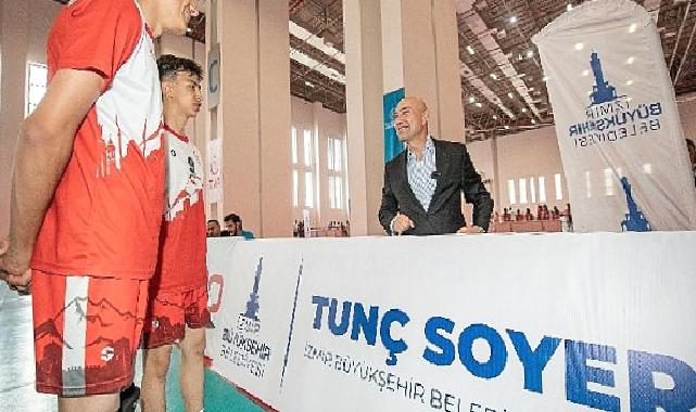 İzmir'in yeni spor uygulaması Sporİzmir kullanıma sunuldu