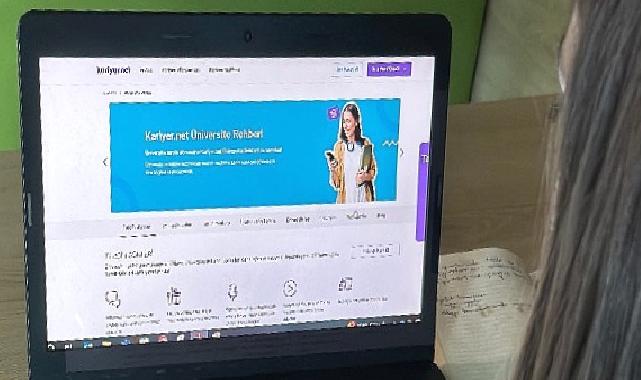 "Kariyer.net Üniversite Rehberi" gençlere doğru tercihin anahtarını sunuyor