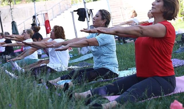  Çankaya evlerınde açık hava spor ve yoga etkinlikleri sörüyor 