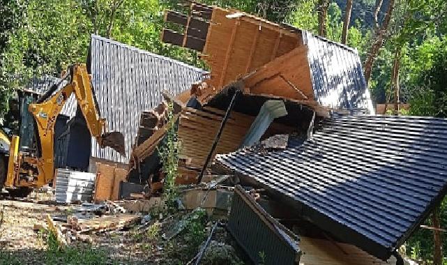 Kartepe'de Kaçak bungalov yapılar yıkıldı 