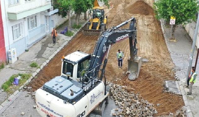 Aydın Büyükşehir Belediyesi Efeler Şerbetçi Caddesi'nde Sıcak Asfalt Çalışmalarına Başladı