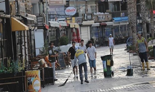 Didim'de temizlik ekiplerinden sabah mesaisi 