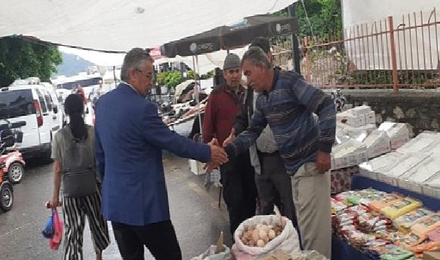 Başkan Topaloğlu'ndan pazar esnafına ziyaret