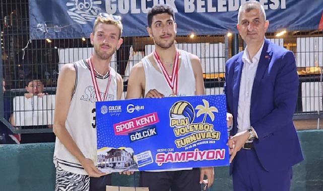 Plaj voleybolu turnuvası çekişmeli müsabakalar ile tamamlandı 