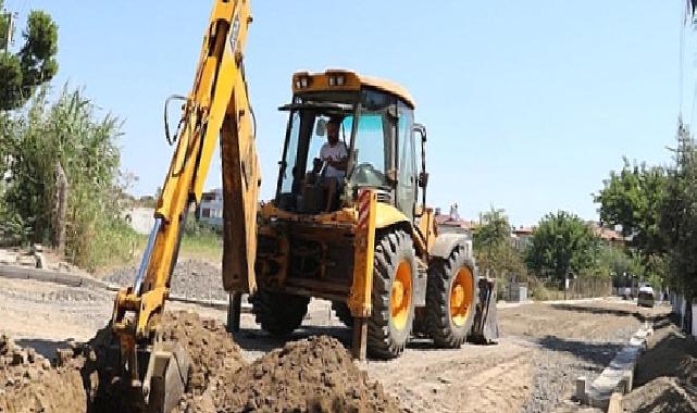 Burhaniye'de yol çalışmaları son surat devam ediyor 