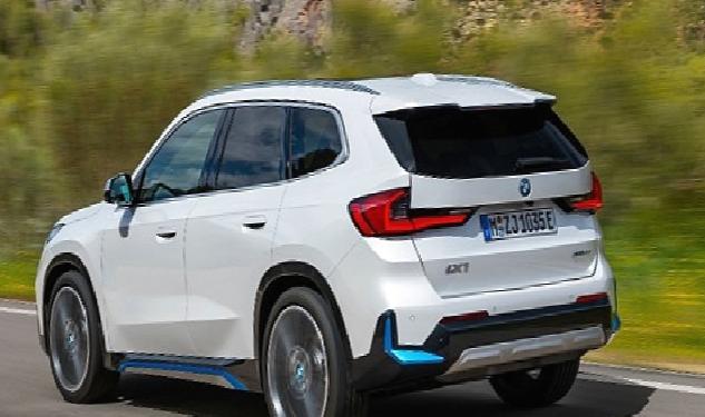 Tamamen Elektrikli Yeni BMW iX1 CI Bloom'da Sanatseverlerle Buluşuyor