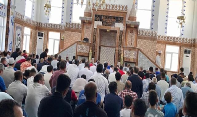 Alikahya'da cami cemaatinden Başkan'a teşekkür