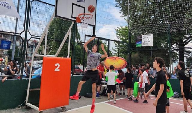 Gölcük sahilinde heyecan sırası sokak basketbolunda 