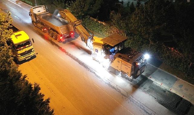 Küçükçekmece Belediyesi'nin asfalt çalışmaları aralıksız sürüyor