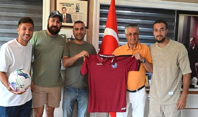 Kemer Belediyesi'nden ilçenin futbol takımlarına malzeme desteği