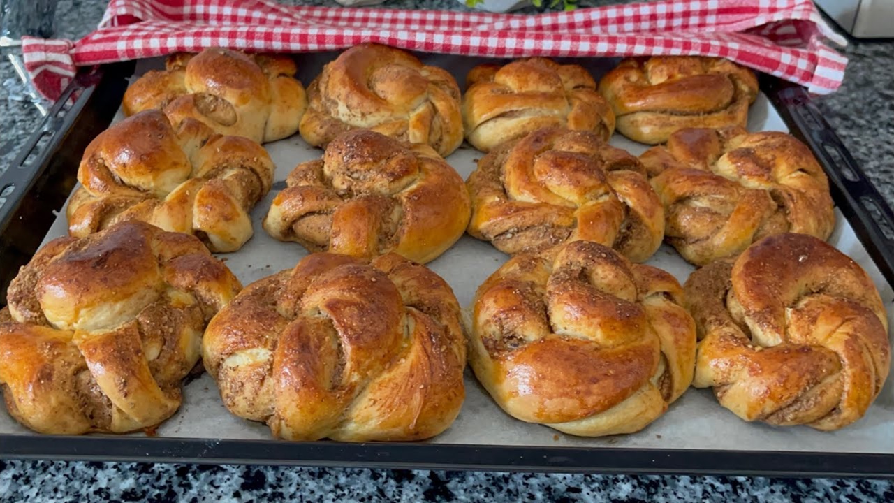 Haşhaşlı Çörek Tarifi! Yumuşacık Haşhaşlı Çörek Malzemeleri Nelerdir?