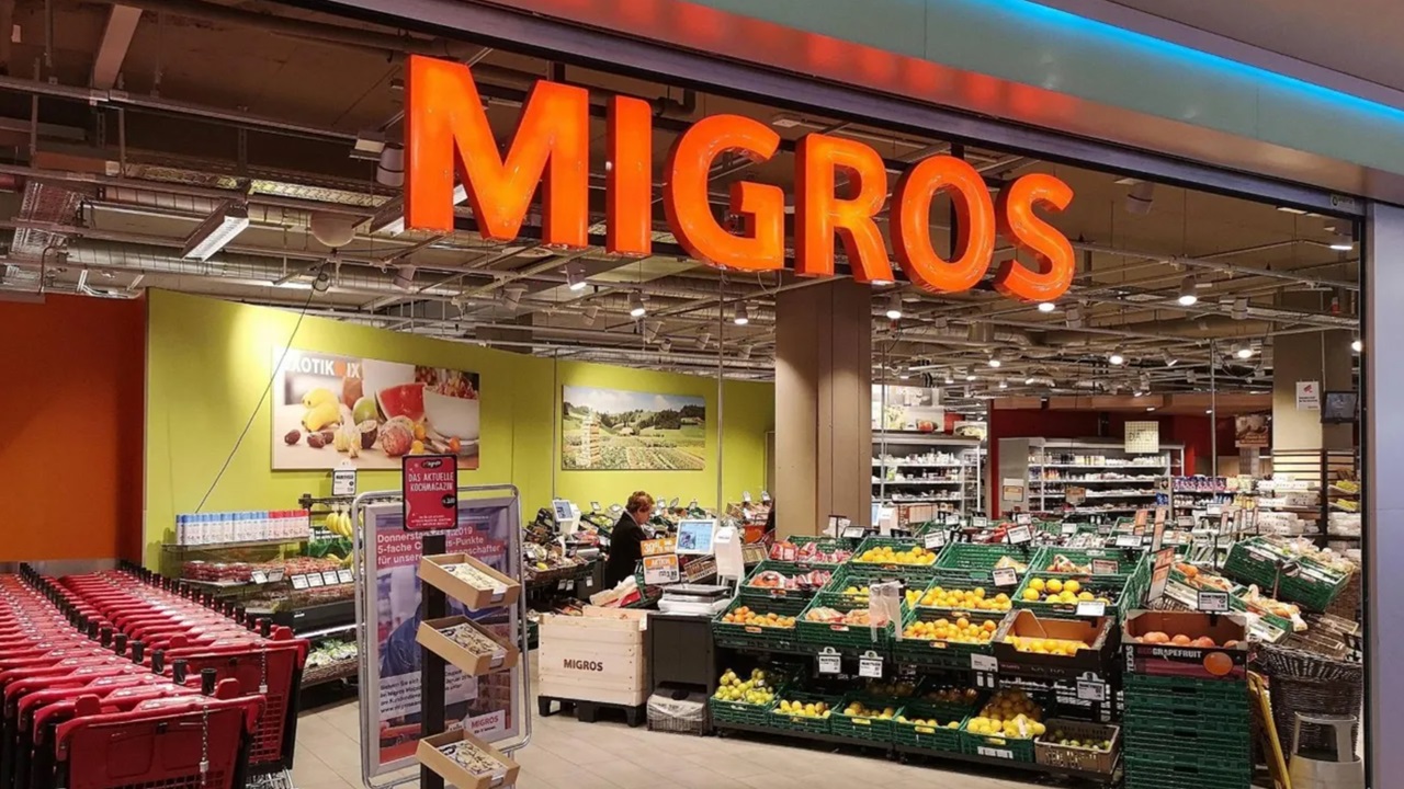 Migros fiyatları yarıya DÜŞÜRDÜ: Sızma Zeytinyağı, 6’lı kağıt havlu, omo toz deterjan fiyatları yarıya düştü...