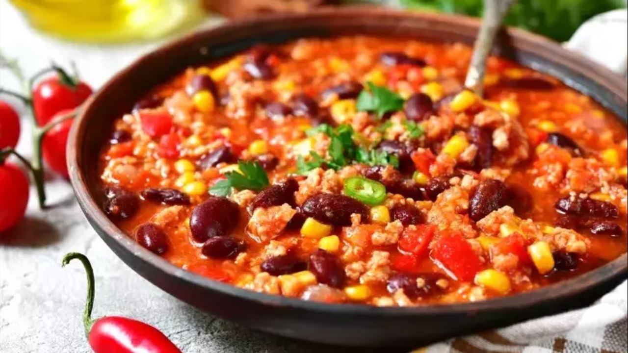 MasterChef Türkiye Chili Con Carne nasıl yaptılar? Bol acılı ve baharatlı Chili Con Carne malzemeleri nelerdir?