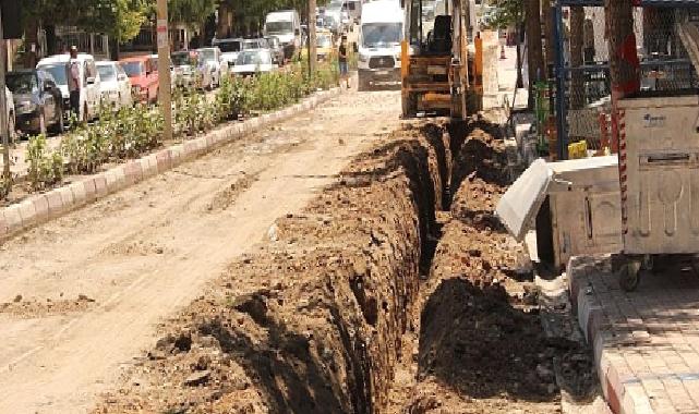 Elmalı merkezdeki su boruları yenileniyor