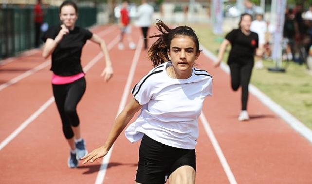 Semra Aksu Atletizm Parkı 1 yılda binlerce Karşıyakalıyı atletizm ile tanıştırdı