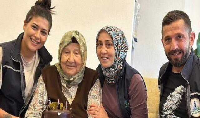 Kartepeli Ayşe Nene 82 Yaşında İlk Kez Doğum Günü Kutladı